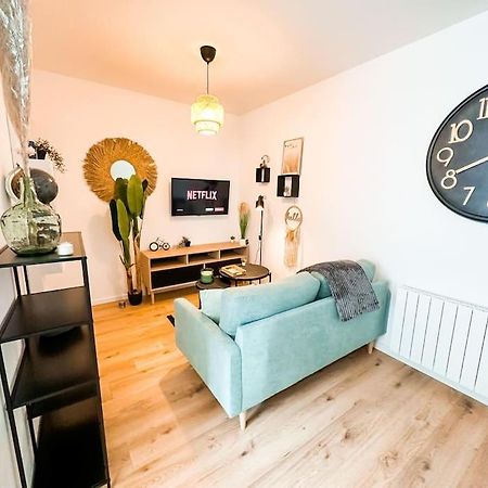 Nouveau ** Le Raffine Au Coeur De Guingamp ** Parking Экстерьер фото