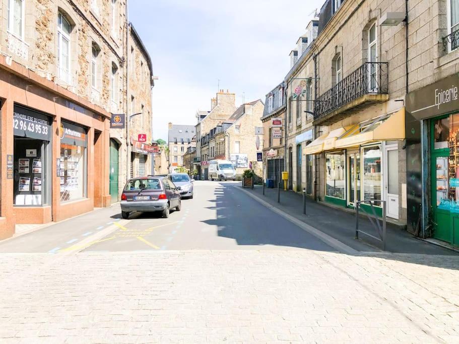 Nouveau ** Le Raffine Au Coeur De Guingamp ** Parking Экстерьер фото