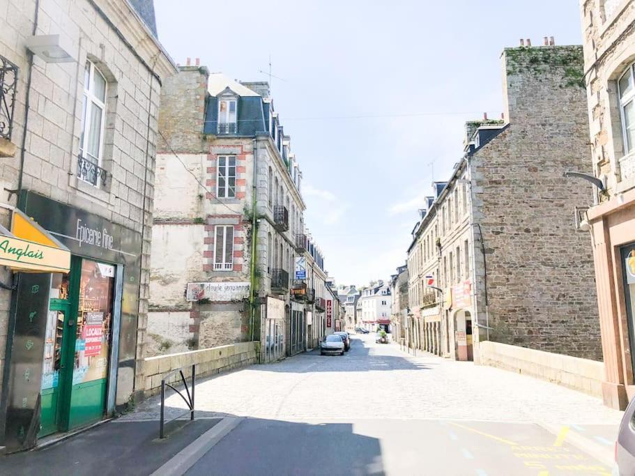 Nouveau ** Le Raffine Au Coeur De Guingamp ** Parking Экстерьер фото