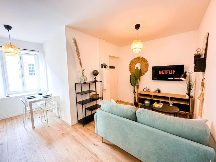 Nouveau ** Le Raffine Au Coeur De Guingamp ** Parking Экстерьер фото